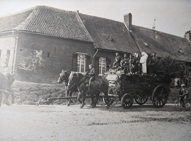 Numéro 6 rue de Labliau pendant la kermesse de 1930